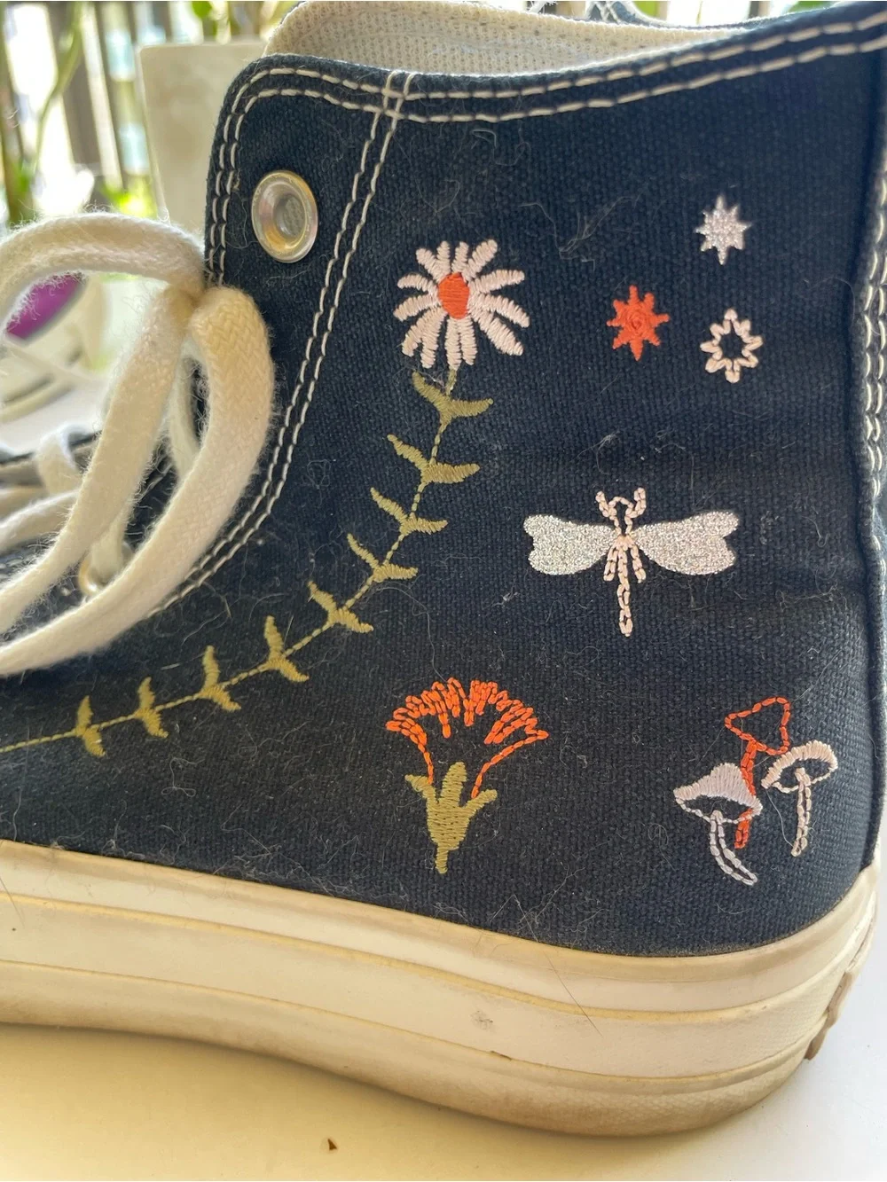 Converse Black High-Top Sneakers with Embroidered Floral and Dragonfly Accents - Picture 3 of 7